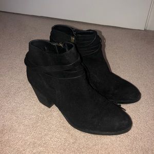 Suede black bootie